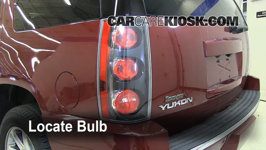 2008 GMC Yukon Denali 6.2L V8 Lights Turn Signal - Rear (replace bulb)